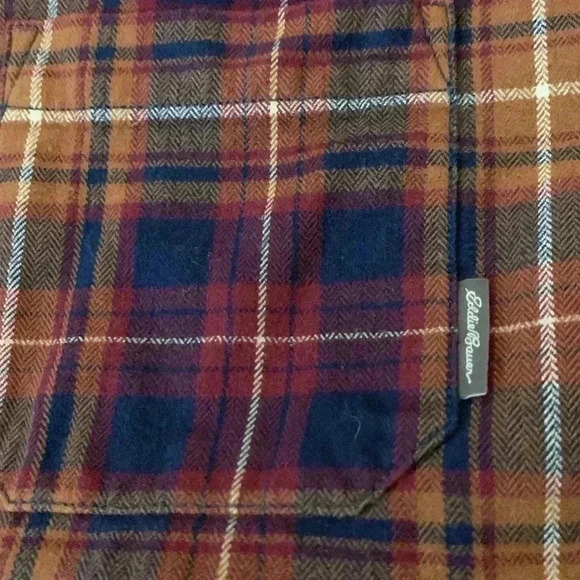 Eddie Bauer  NWOT thick flannel shirt, Size Medium - Picture 7 of 7